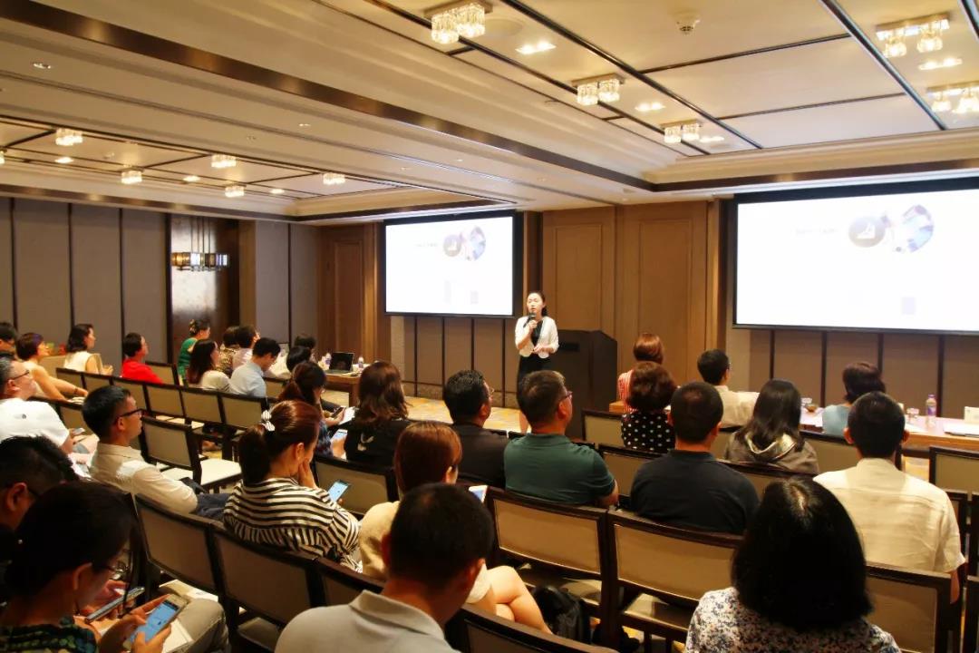 【動態新聞】守得云開見月明 靜待花開終有時—— ——天堂硅谷成功助力“2018全球投資熱點私享會” 【動態新聞】守得云開見月明 靜待花開終有時—— ——天堂硅谷成功助力“2018全球投資熱點私享會”