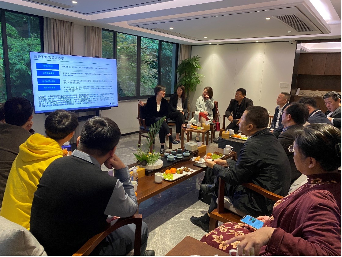 165295322872048112AF.jpg e.jpg